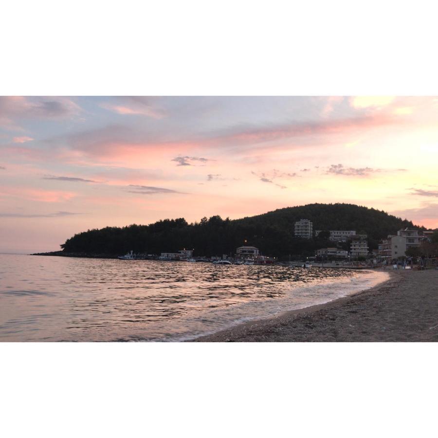 Beachfront Apartment Himara Kültér fotó