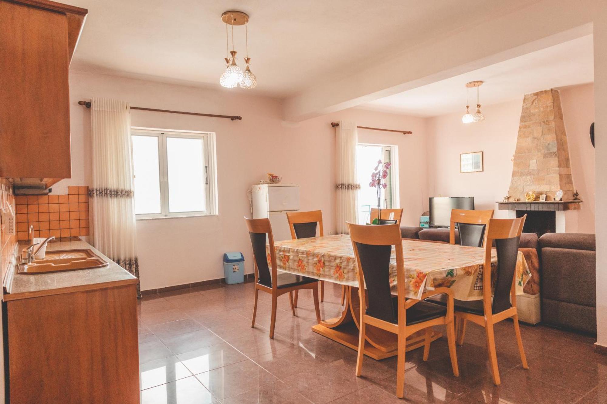 Beachfront Apartment Himara Kültér fotó