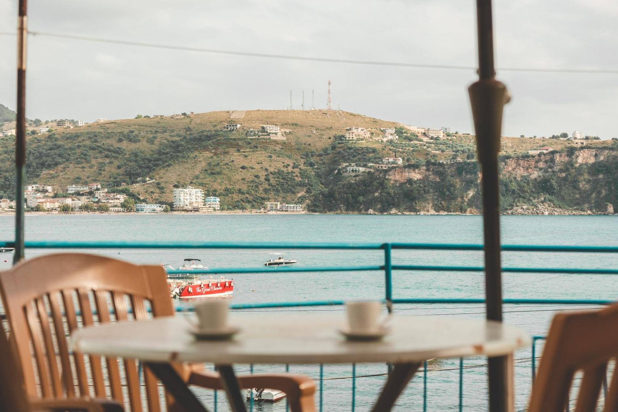 Beachfront Apartment Himara Kültér fotó
