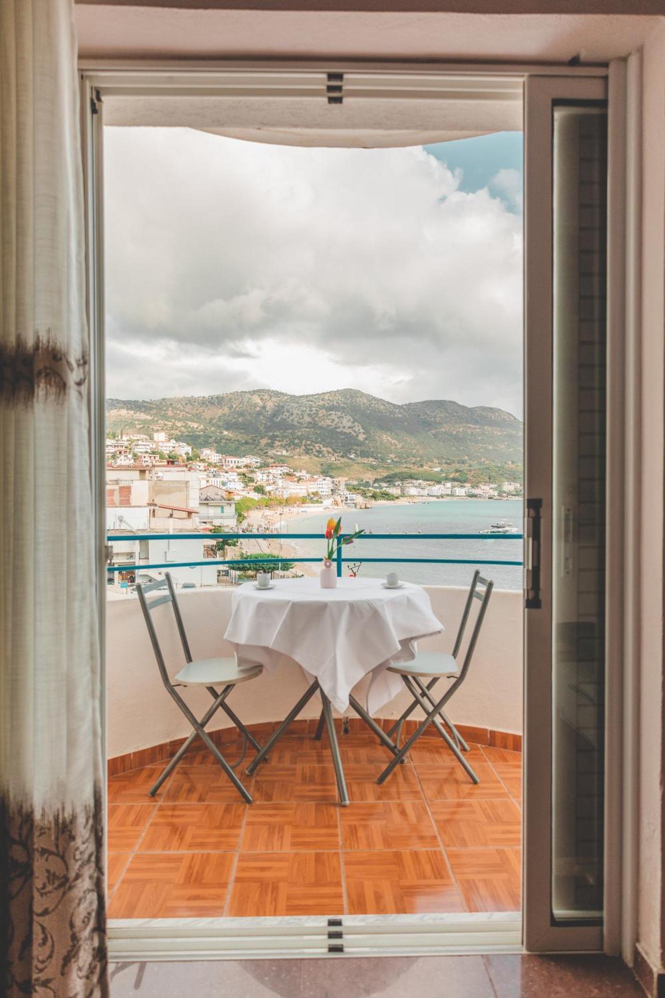 Beachfront Apartment Himara Kültér fotó