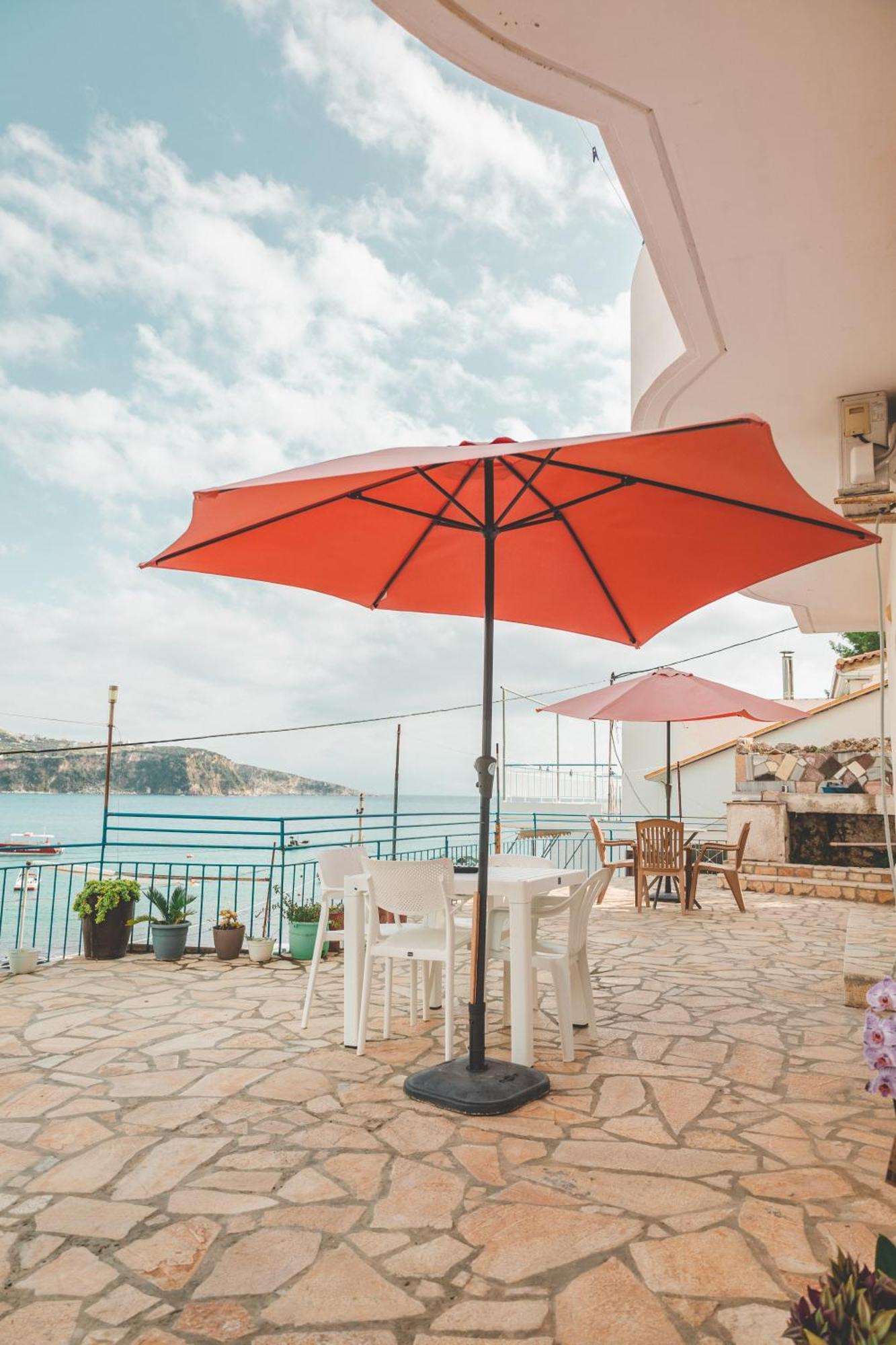 Beachfront Apartment Himara Kültér fotó