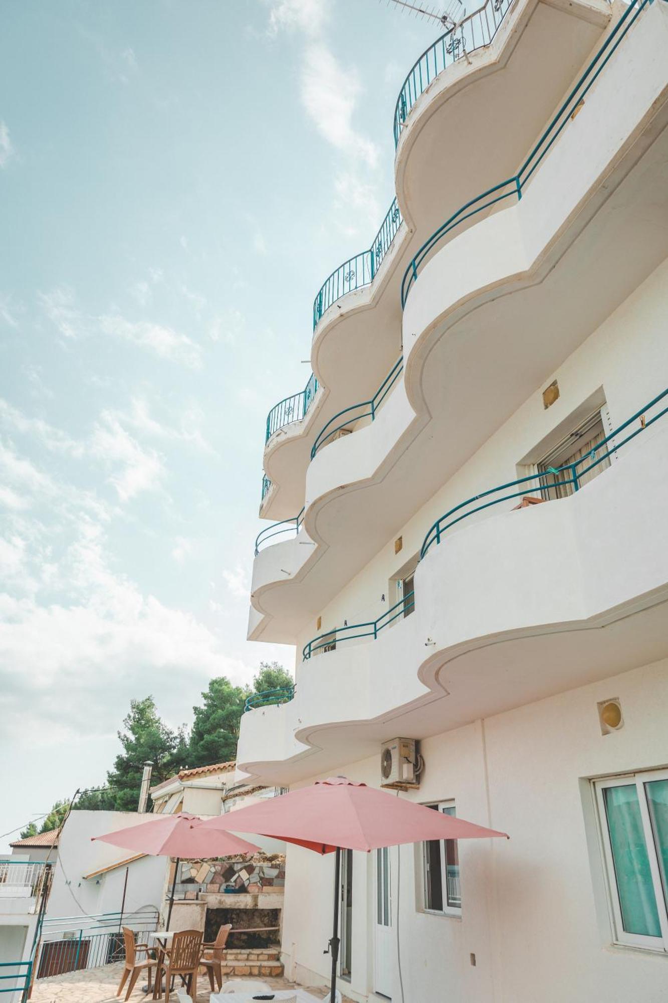 Beachfront Apartment Himara Kültér fotó