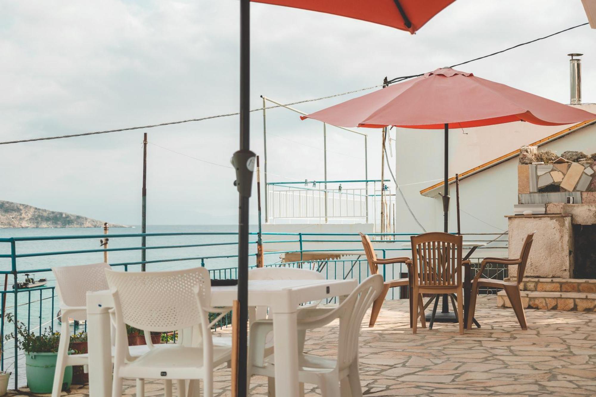Beachfront Apartment Himara Kültér fotó
