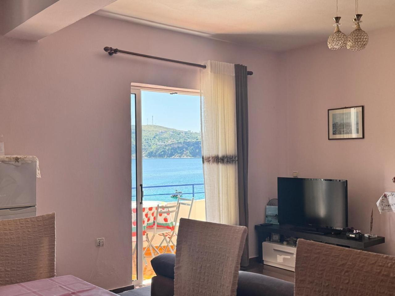 Beachfront Apartment Himara Kültér fotó