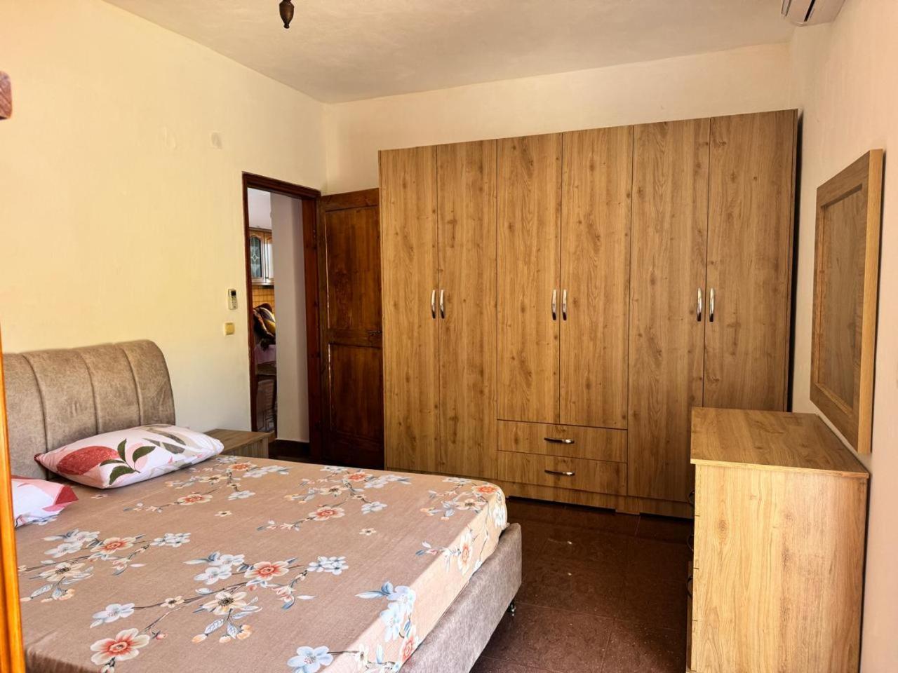 Beachfront Apartment Himara Kültér fotó