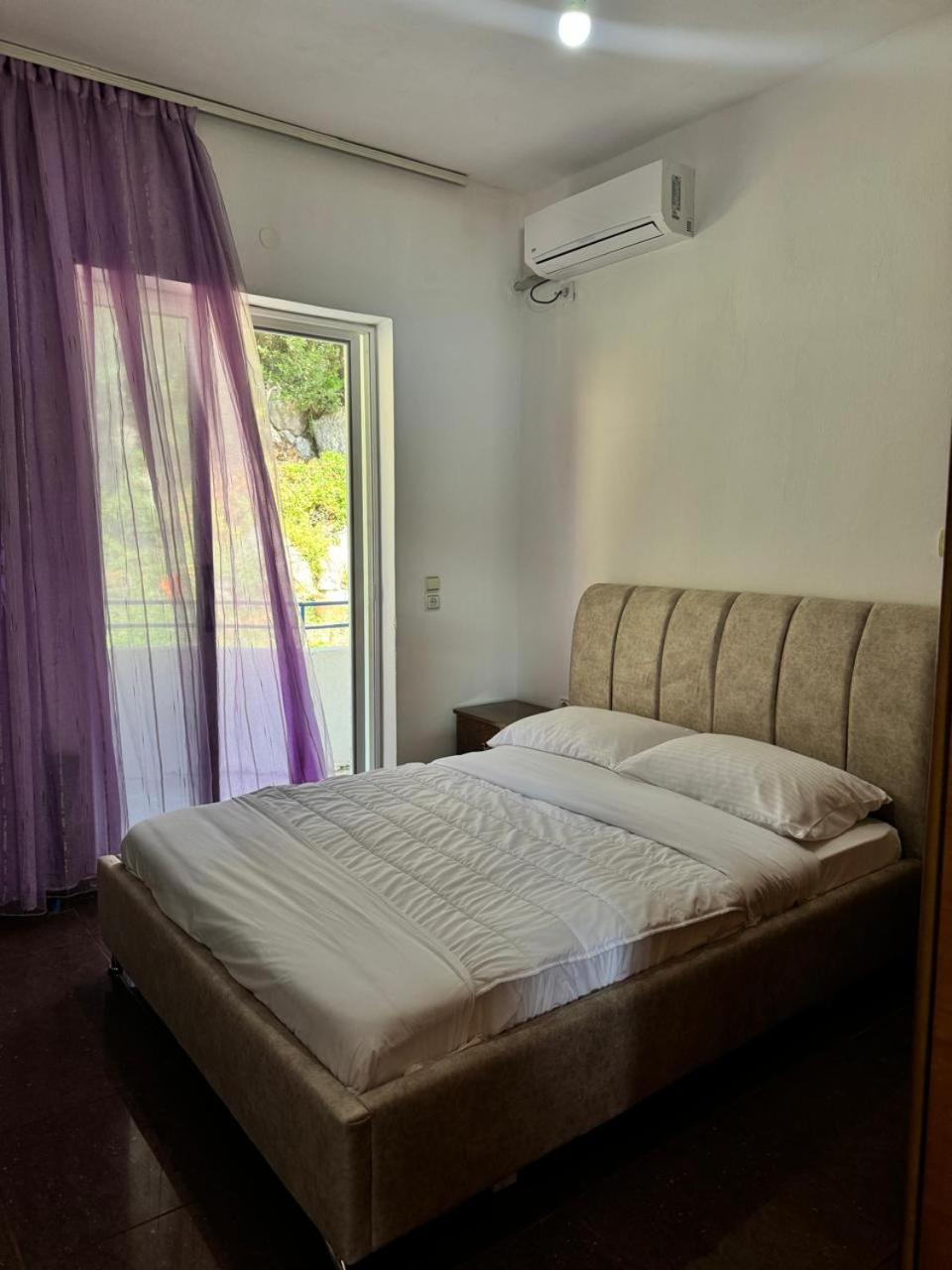 Beachfront Apartment Himara Kültér fotó