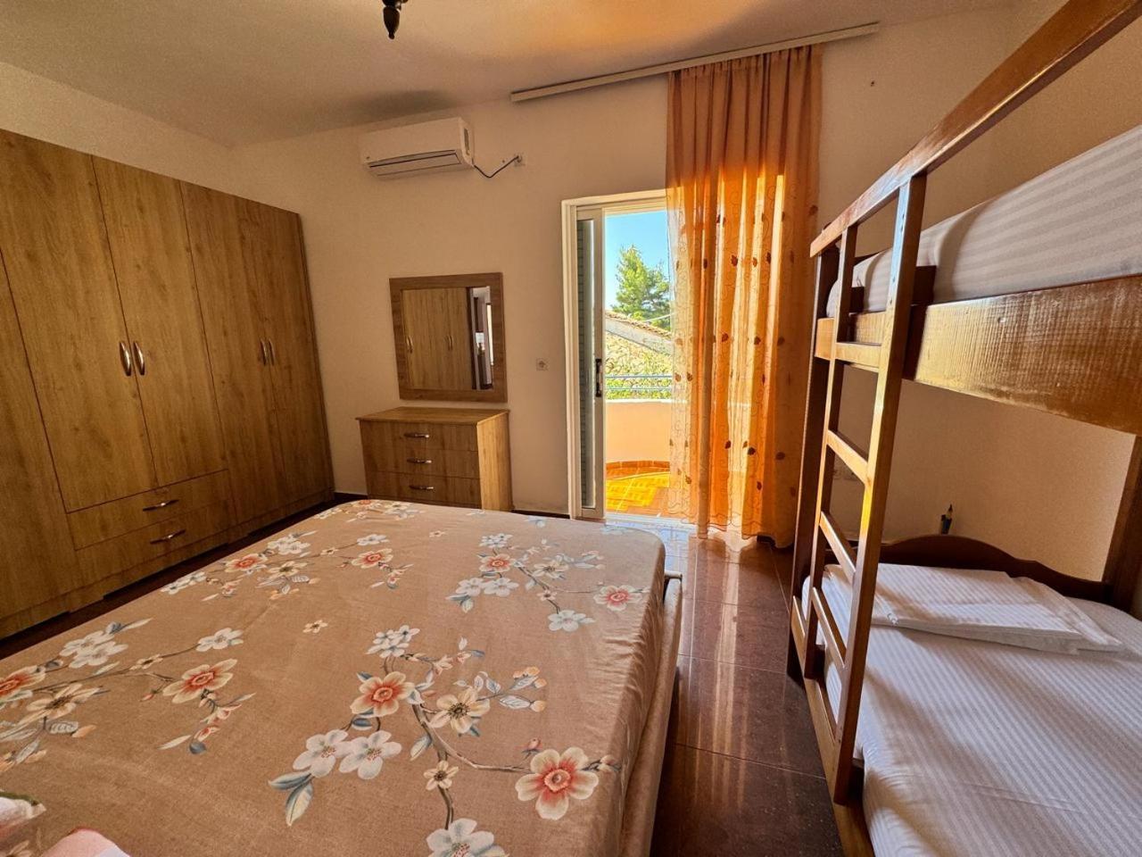 Beachfront Apartment Himara Kültér fotó