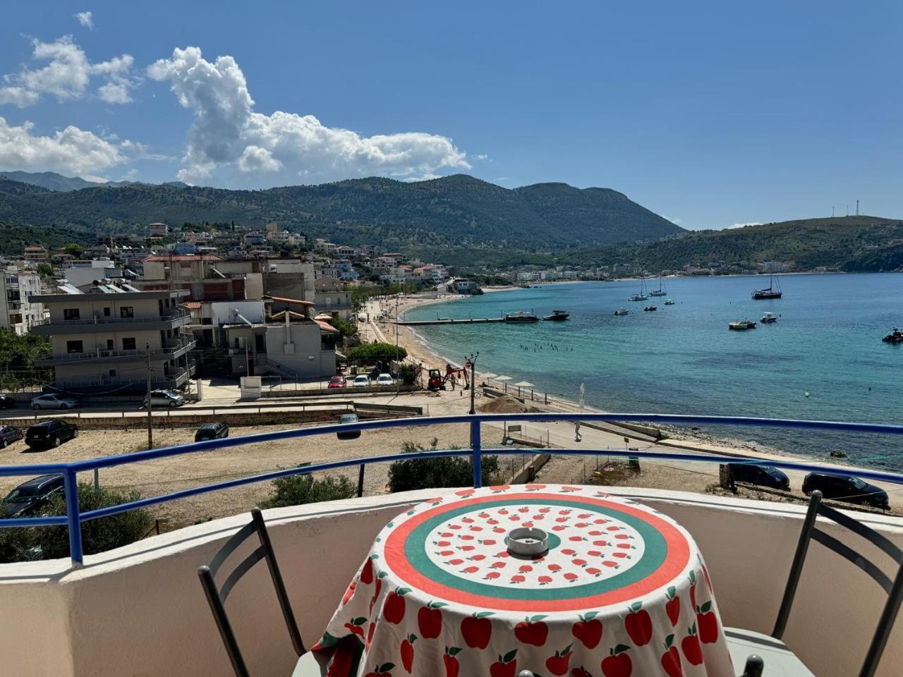 Beachfront Apartment Himara Kültér fotó