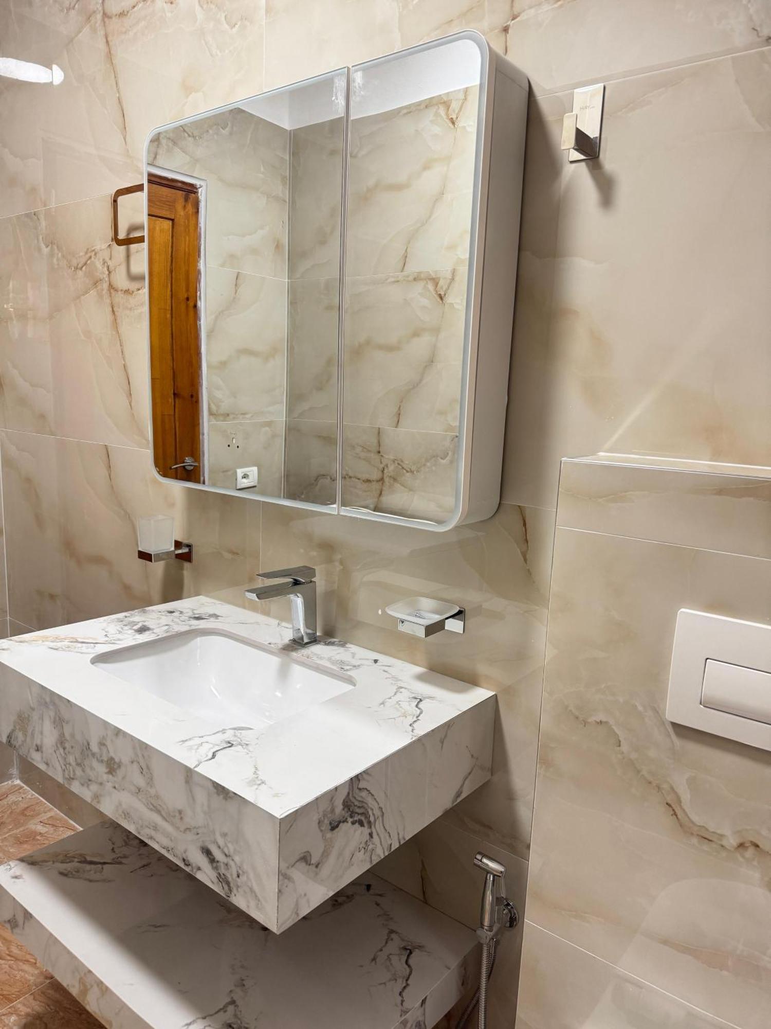 Beachfront Apartment Himara Kültér fotó