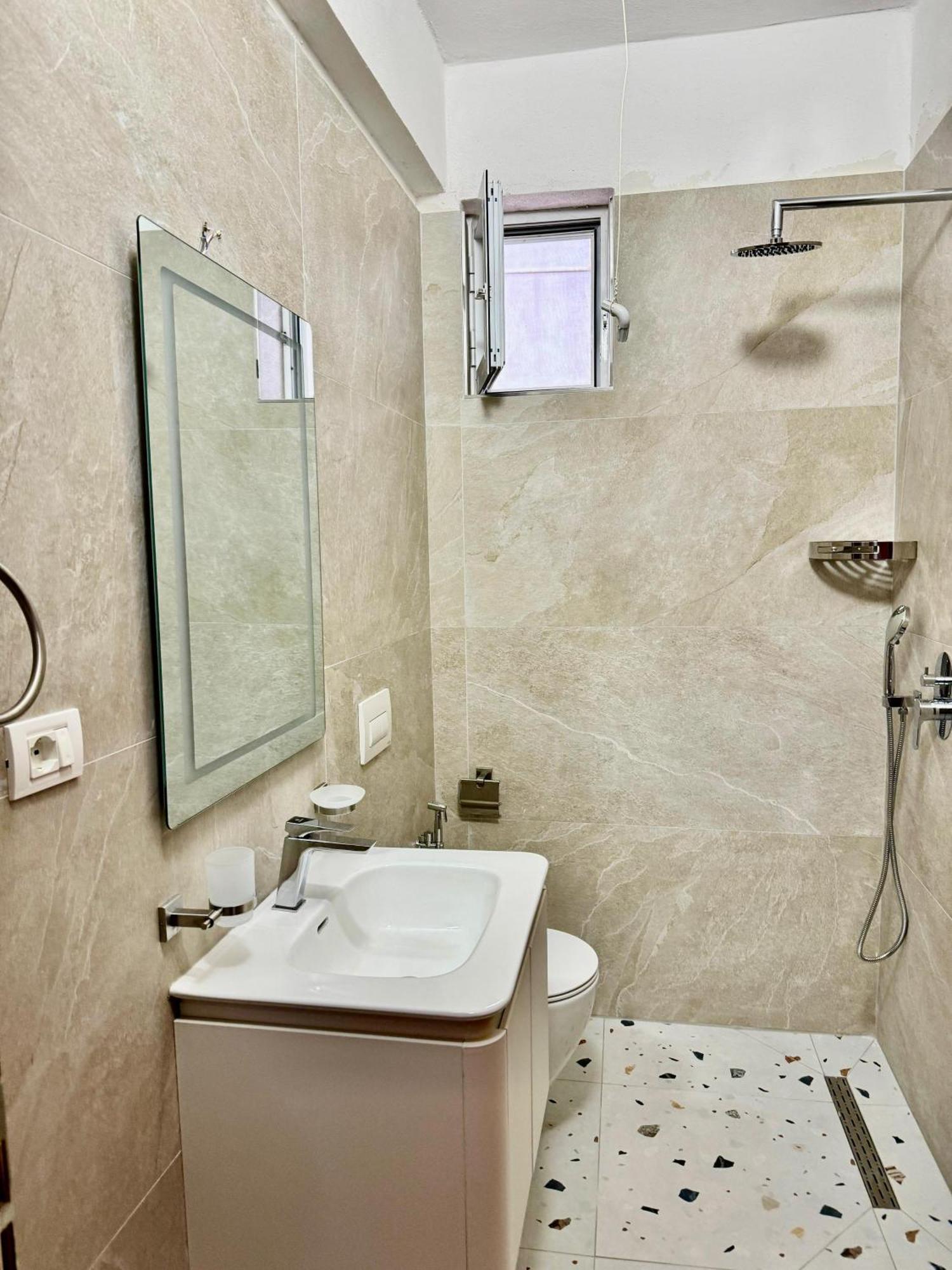Beachfront Apartment Himara Kültér fotó