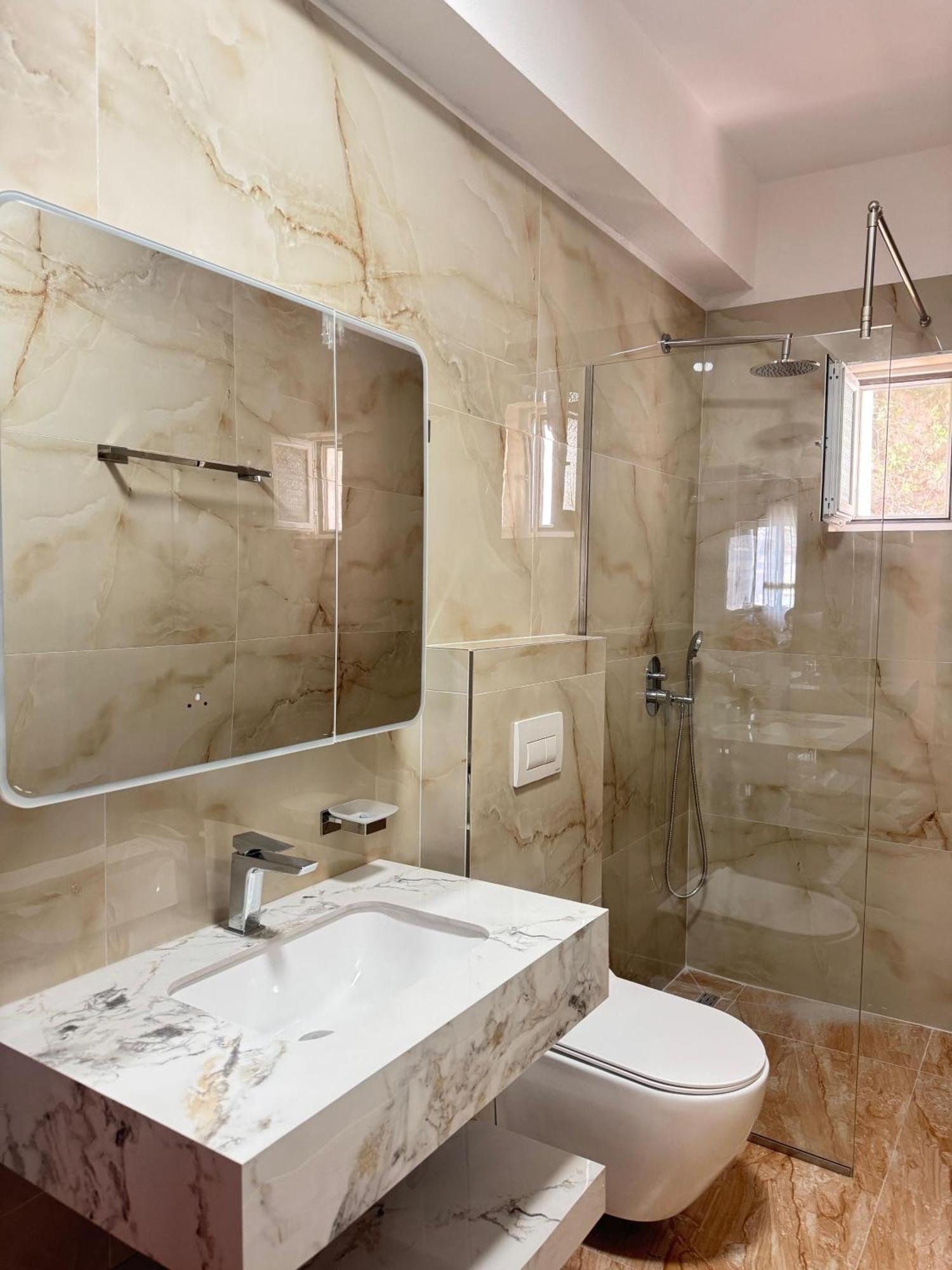 Beachfront Apartment Himara Kültér fotó