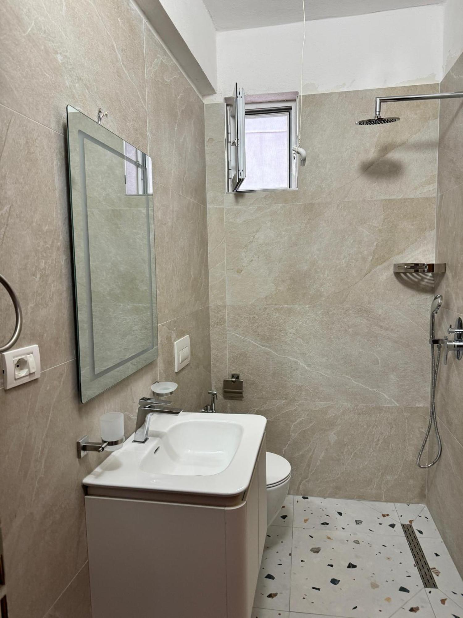 Beachfront Apartment Himara Kültér fotó
