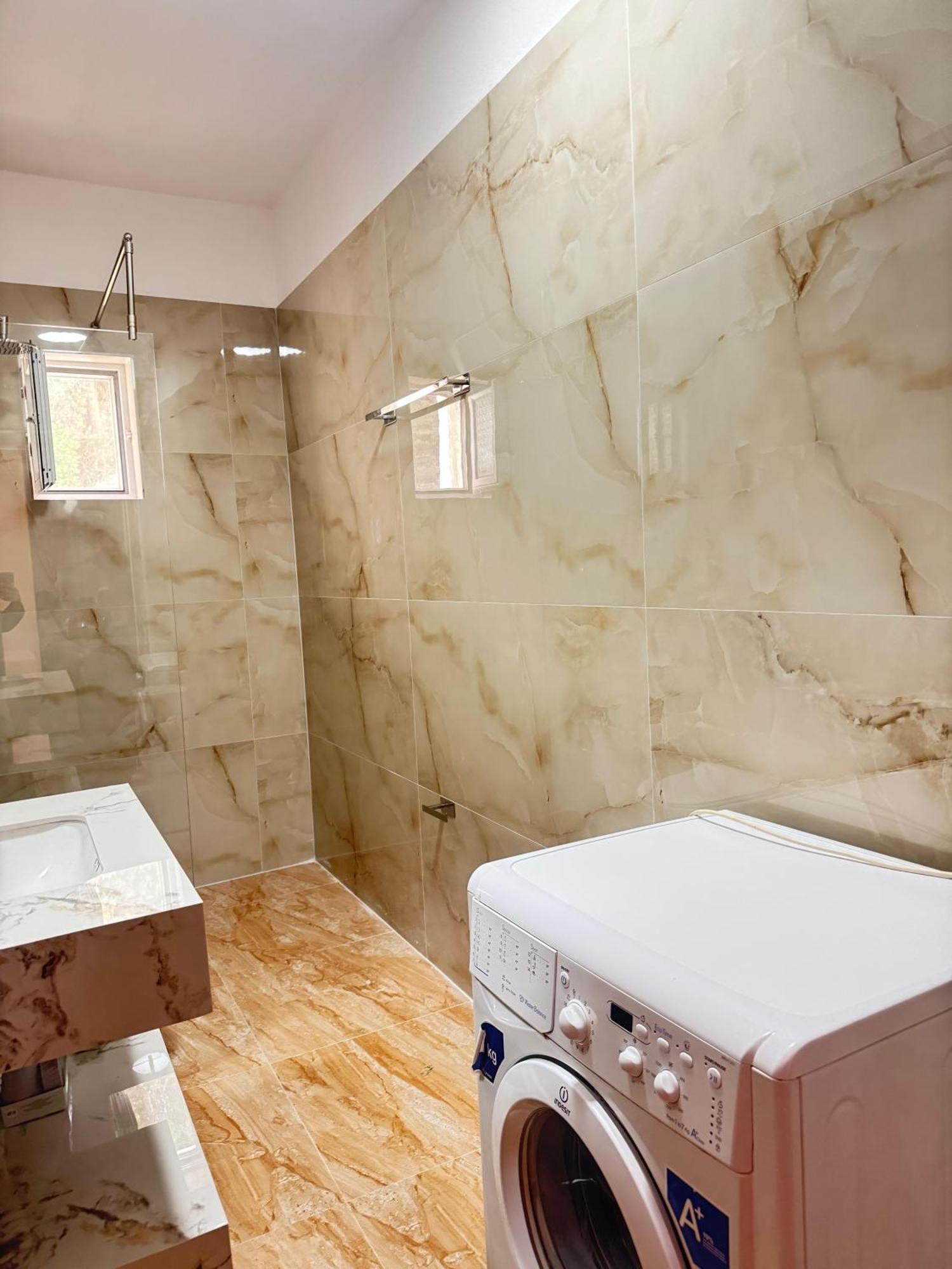 Beachfront Apartment Himara Kültér fotó